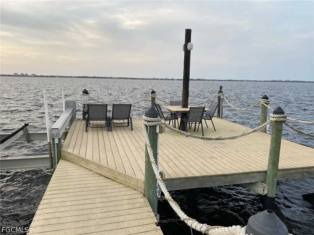 252 Bayshore Drive Cape Coral FL 33904