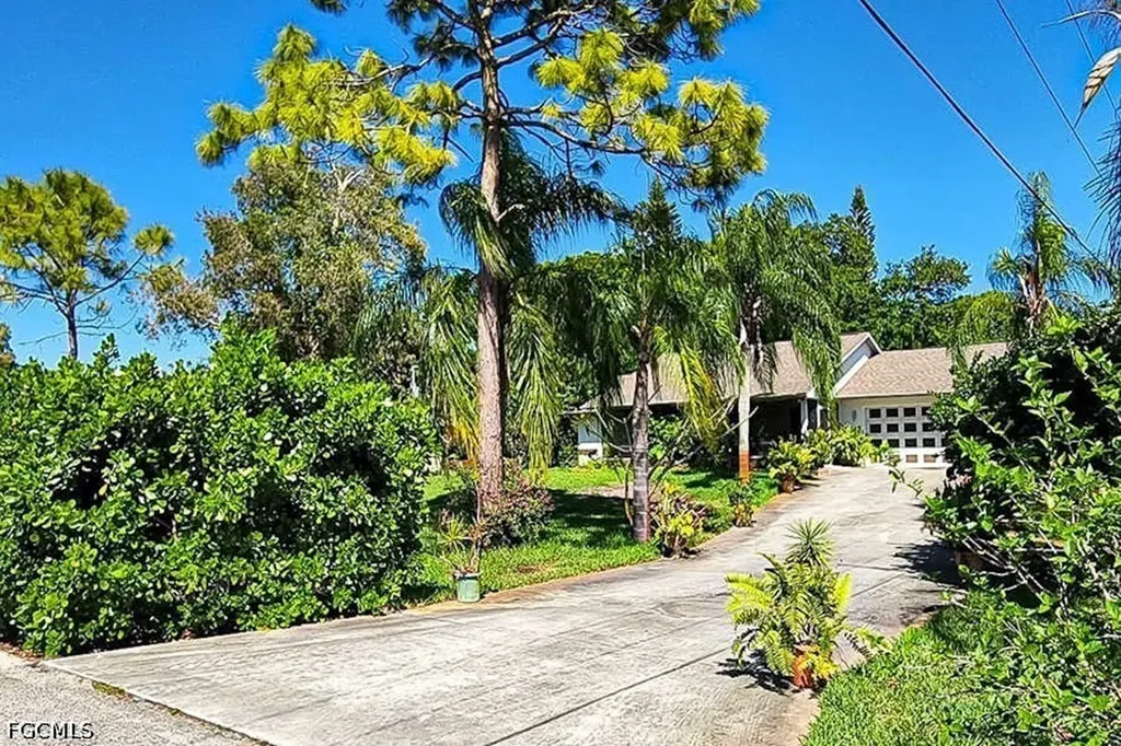 18401 Huckleberry Road Fort Myers FL 33967