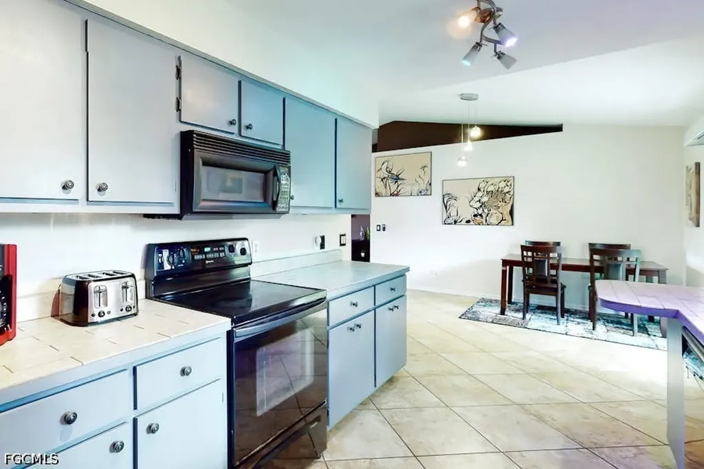 18401 Huckleberry Road Fort Myers FL 33967