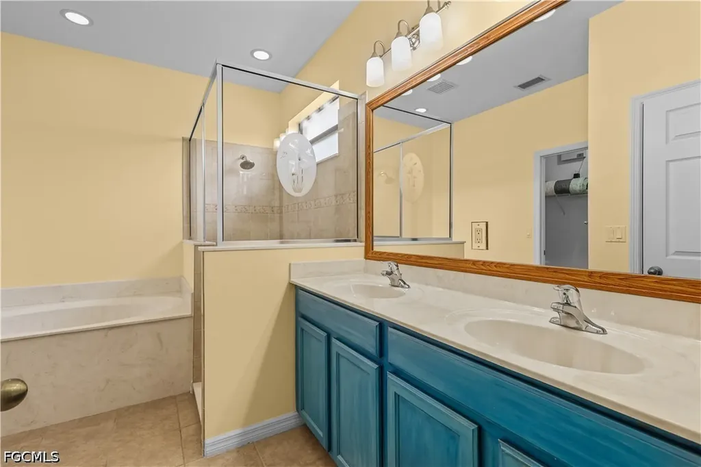 3717 Pino Vista Way Estero FL 33928