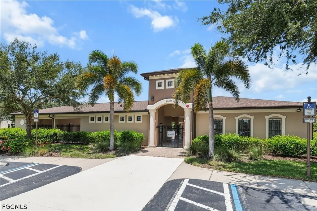 3717 Pino Vista Way Estero FL 33928