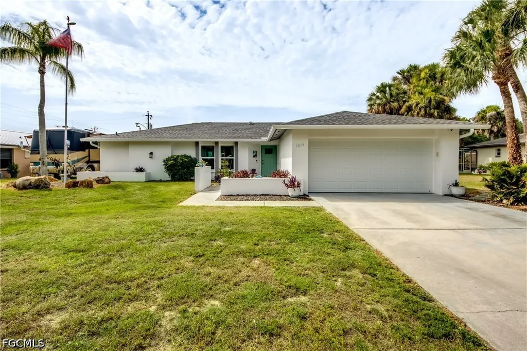 1214 Baldwin Place Lehigh Acres FL 33936