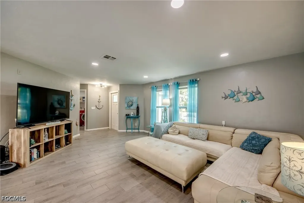 1214 Baldwin Place Lehigh Acres FL 33936