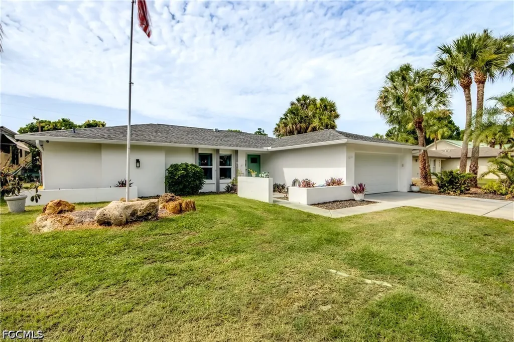1214 Baldwin Place Lehigh Acres FL 33936