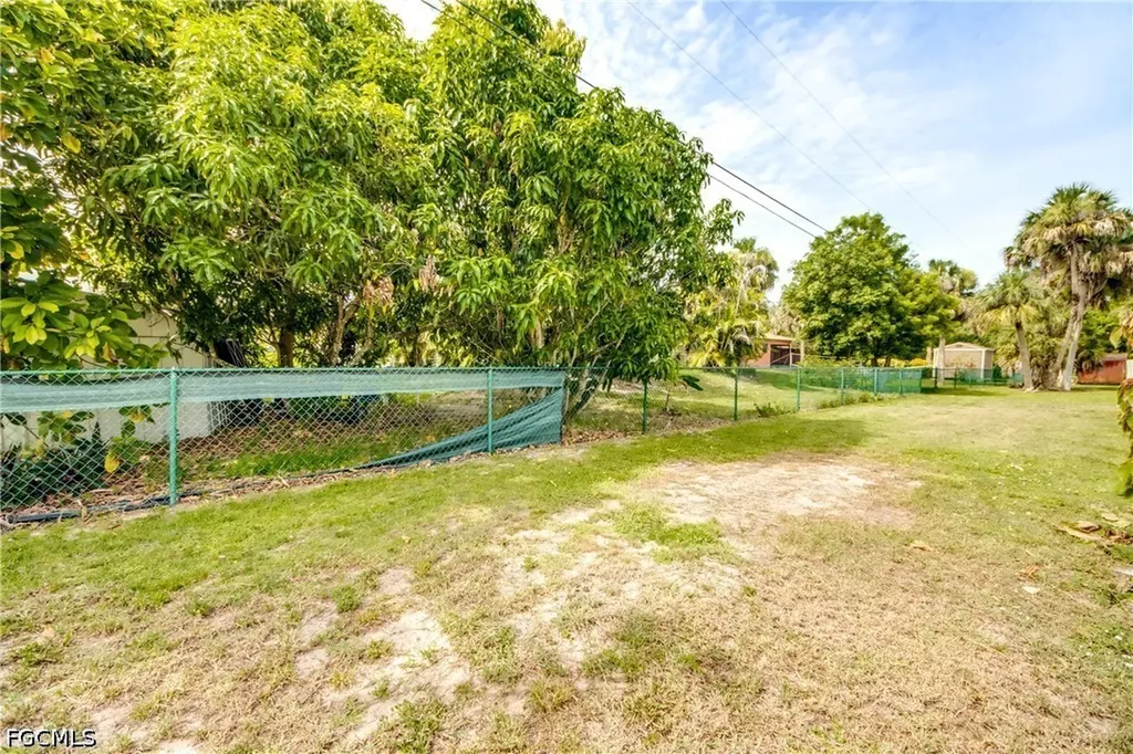 1214 Baldwin Place Lehigh Acres FL 33936