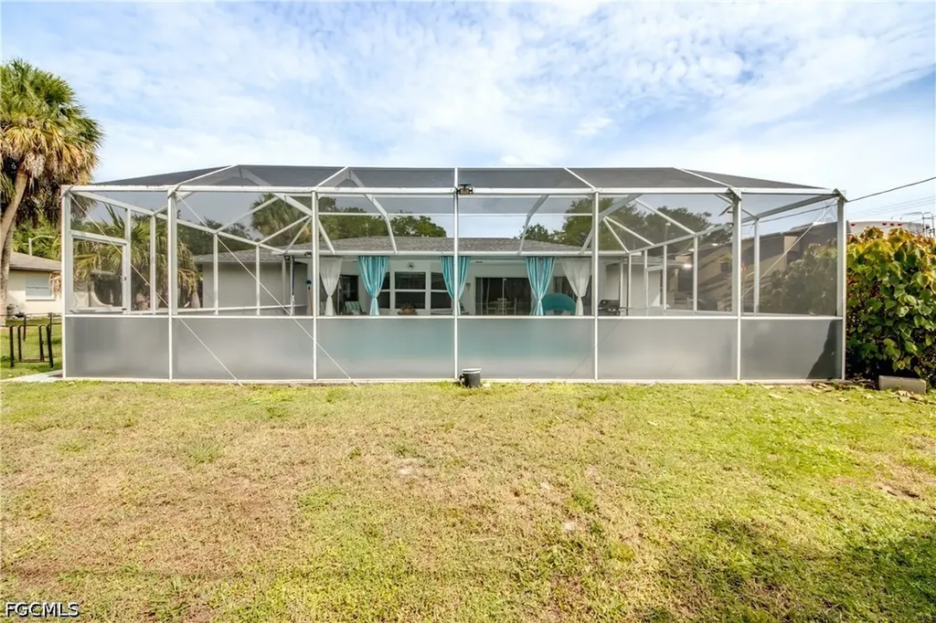 1214 Baldwin Place Lehigh Acres FL 33936