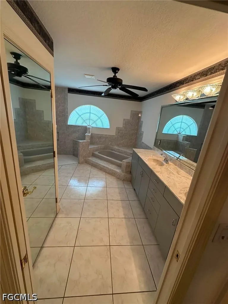 22 SE 14th Court Cape Coral FL 33990