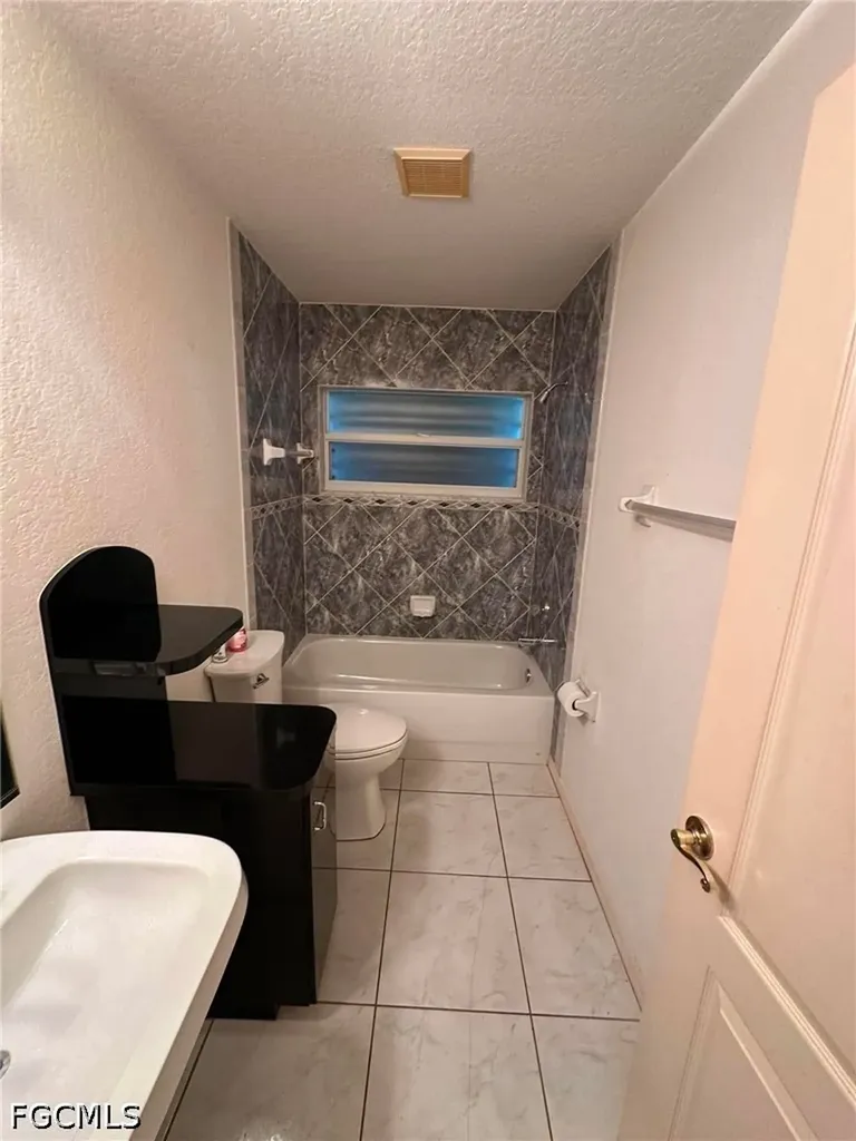 22 SE 14th Court Cape Coral FL 33990