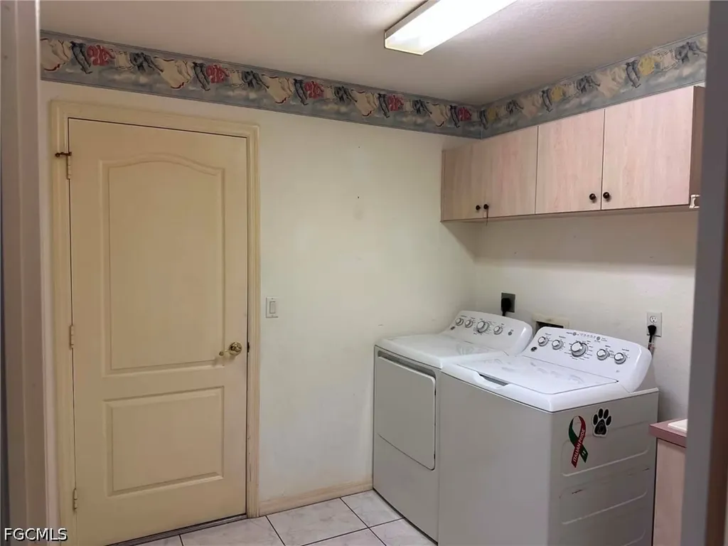 22 SE 14th Court Cape Coral FL 33990