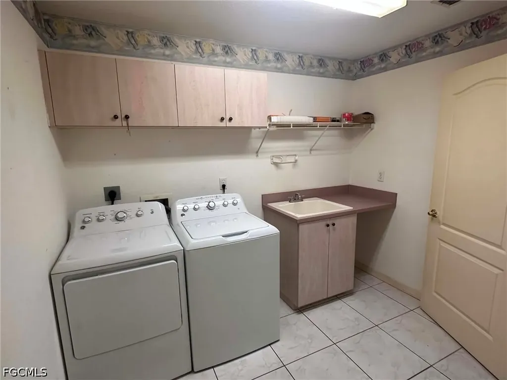 22 SE 14th Court Cape Coral FL 33990