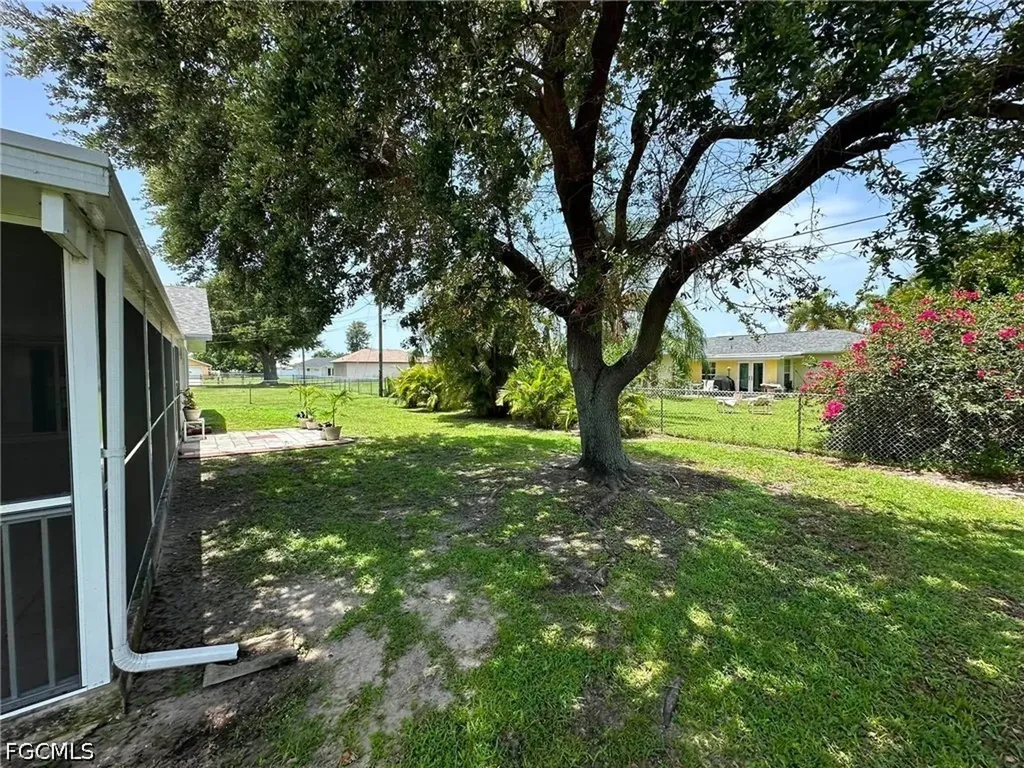 22 SE 14th Court Cape Coral FL 33990