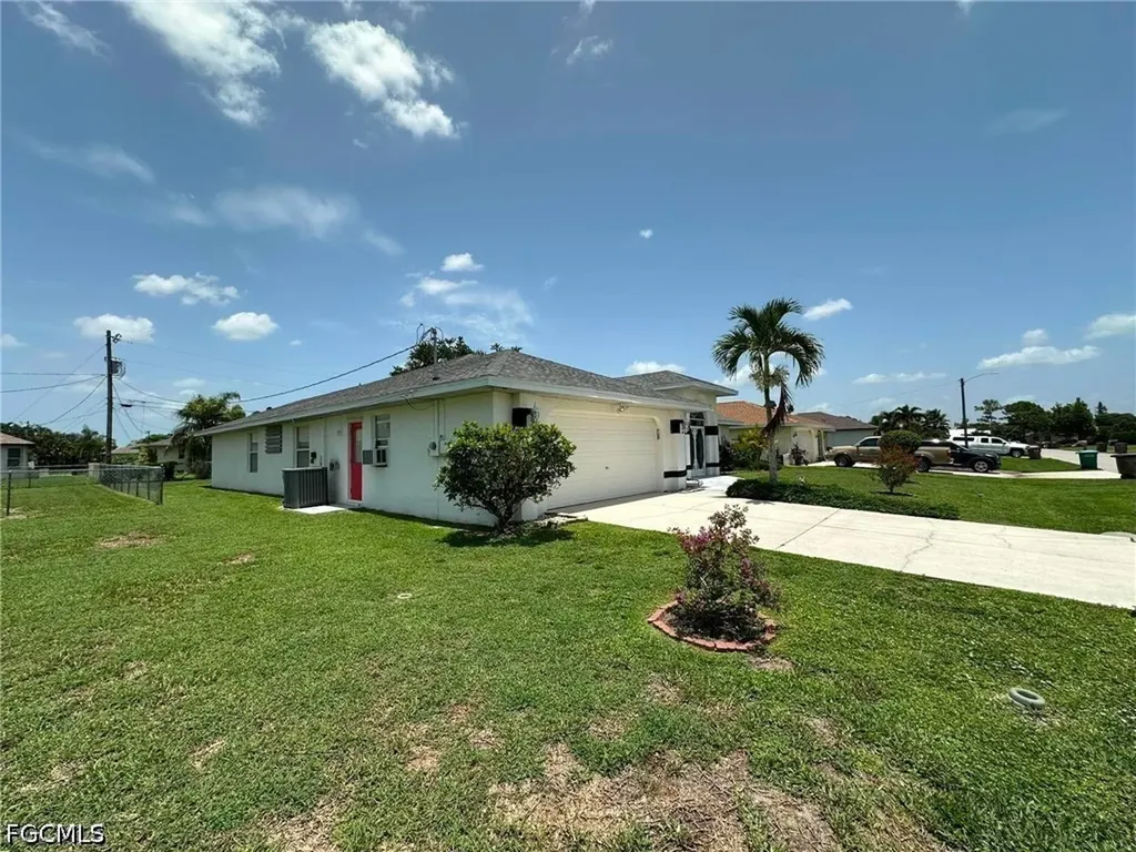 22 SE 14th Court Cape Coral FL 33990