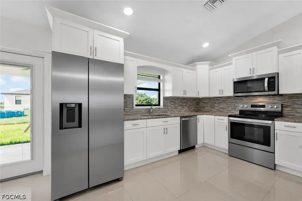 9014 Lamkin Circle Labelle FL 33935