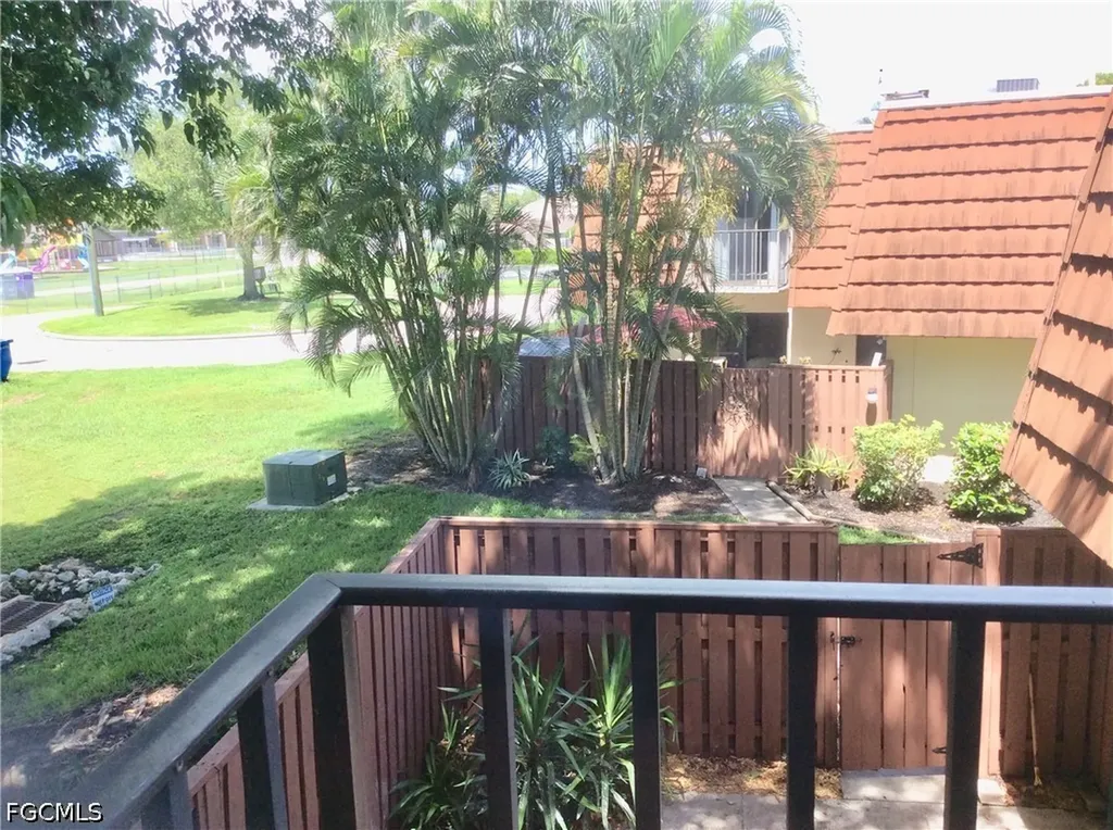 5249 Cedarbend Drive Fort Myers FL 33919