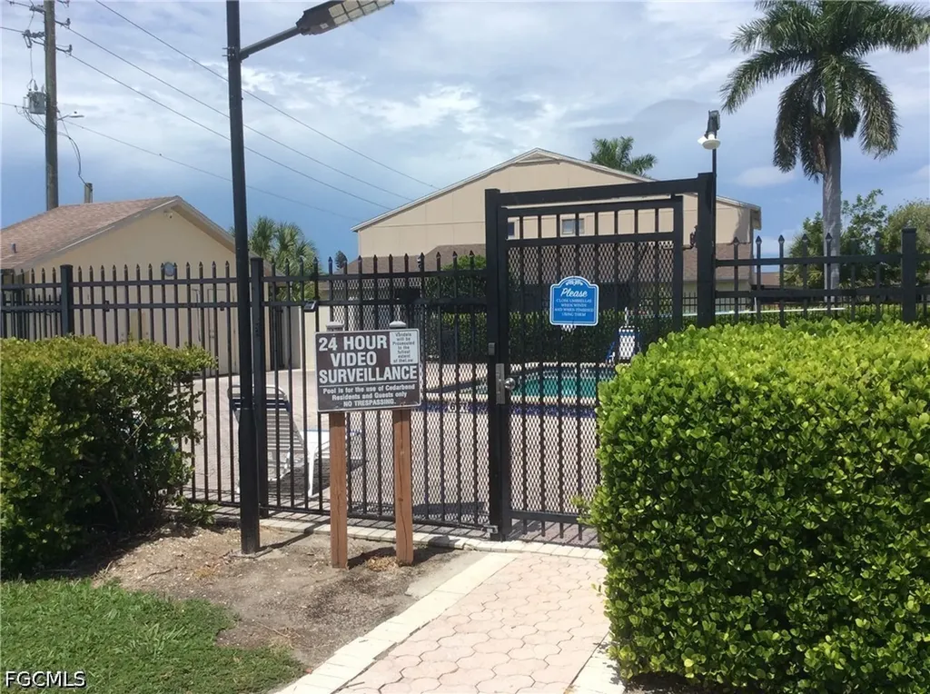 5249 Cedarbend Drive Fort Myers FL 33919