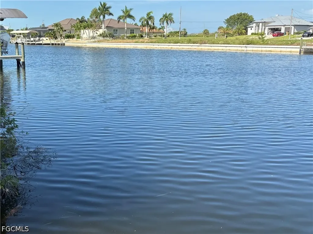 1522 NW 40th Place Cape Coral FL 33993