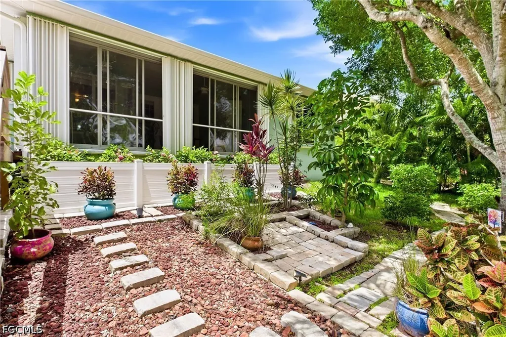 7980 Sandel Wood Circle W Fort Myers FL 33908