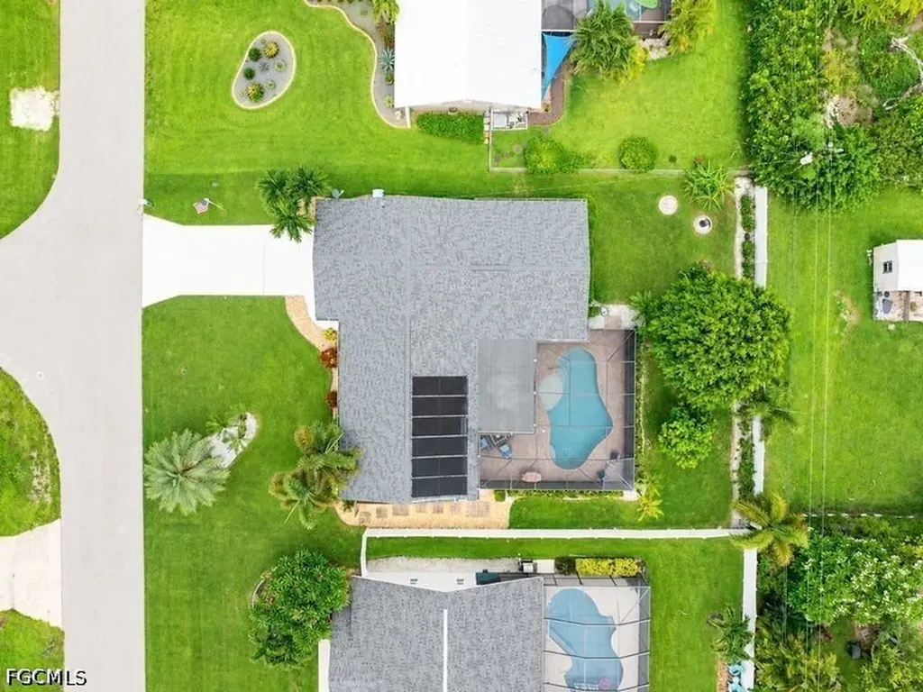1220 SE 22nd Street Cape Coral FL 33990