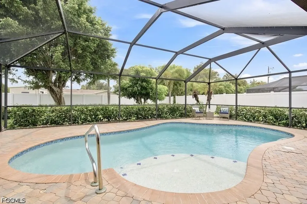 1220 SE 22nd Street Cape Coral FL 33990