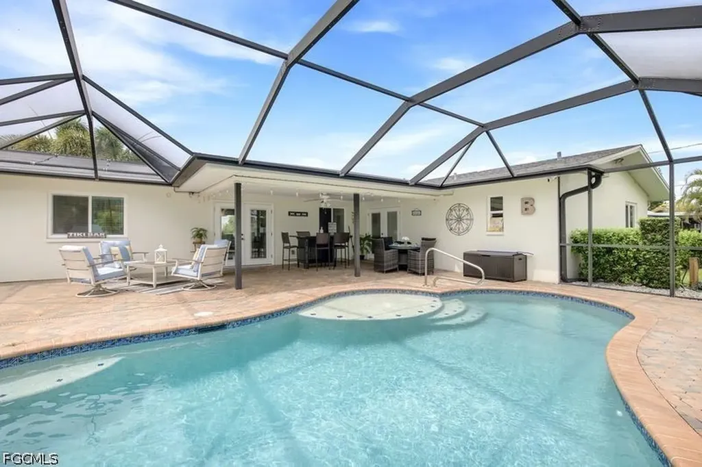 1220 SE 22nd Street Cape Coral FL 33990