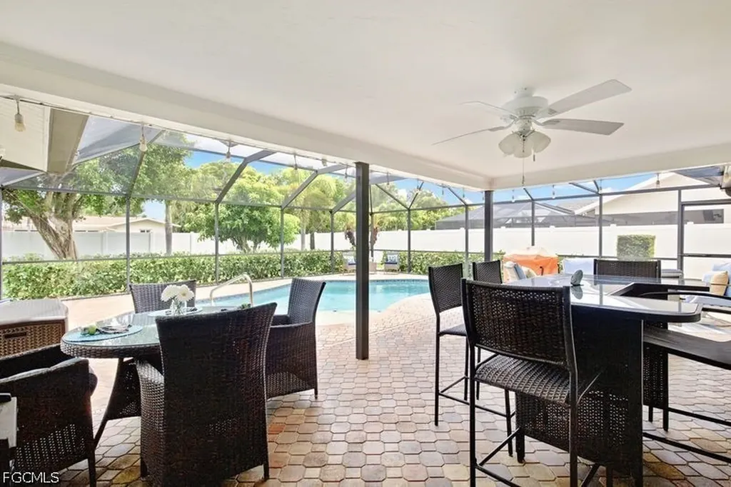 1220 SE 22nd Street Cape Coral FL 33990