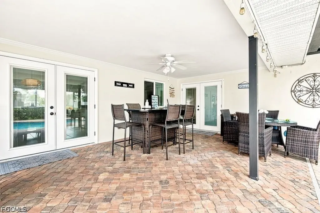 1220 SE 22nd Street Cape Coral FL 33990