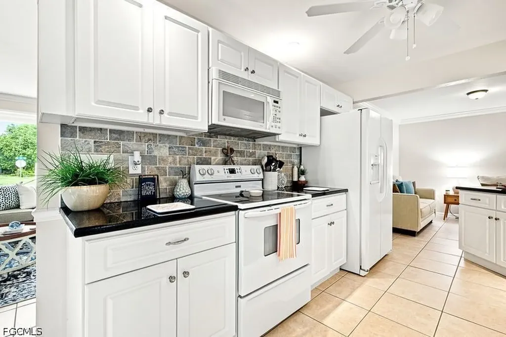 1220 SE 22nd Street Cape Coral FL 33990