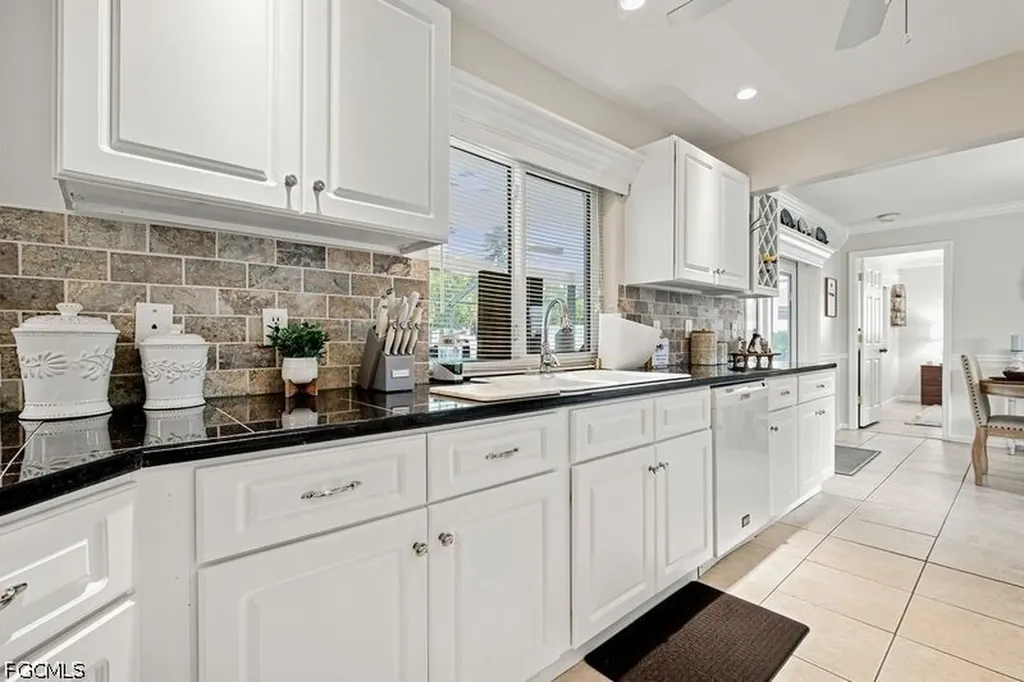1220 SE 22nd Street Cape Coral FL 33990