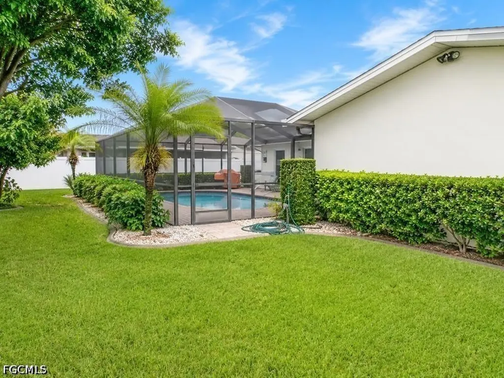 1220 SE 22nd Street Cape Coral FL 33990