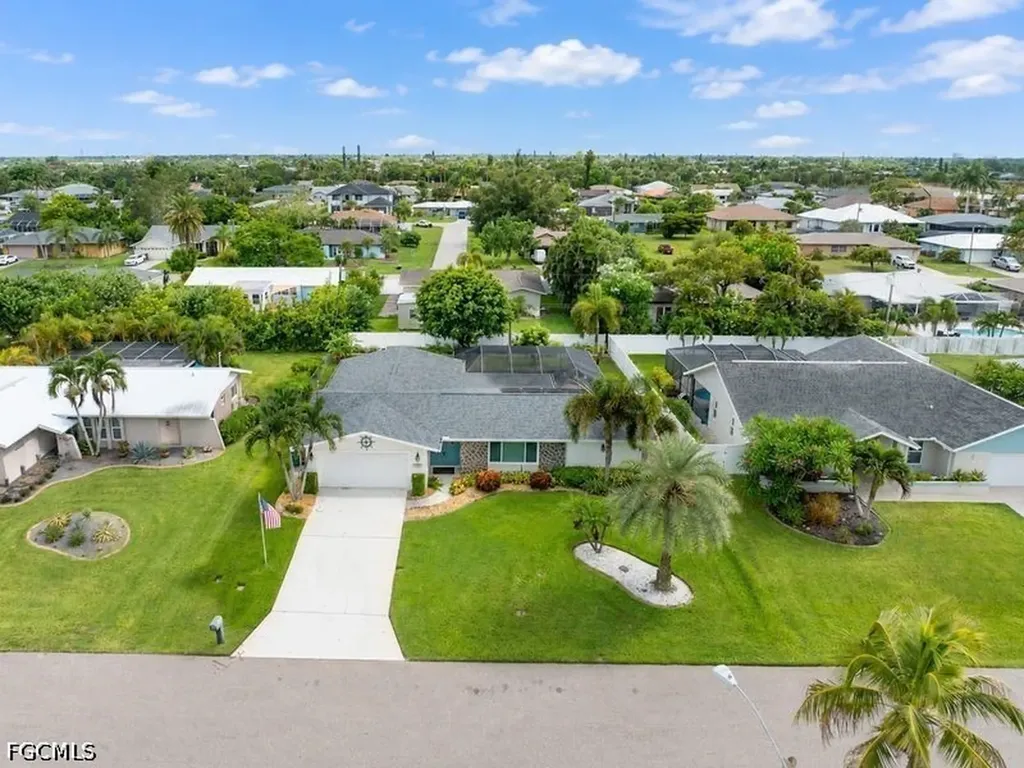 1220 SE 22nd Street Cape Coral FL 33990