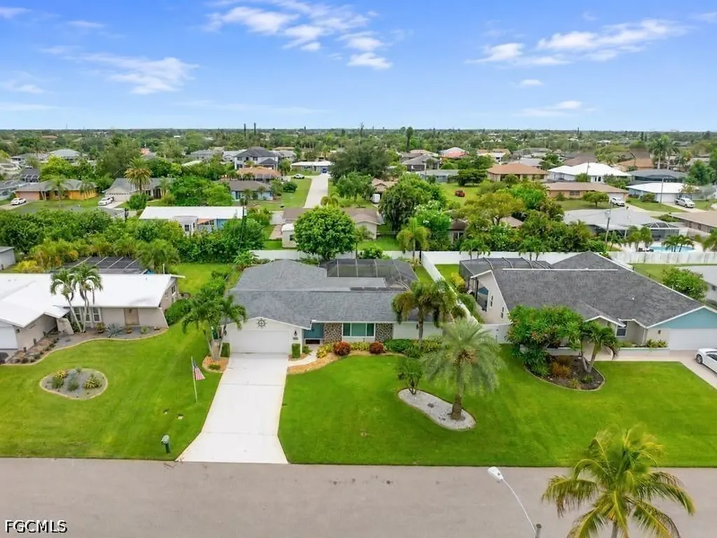 1220 SE 22nd Street Cape Coral FL 33990
