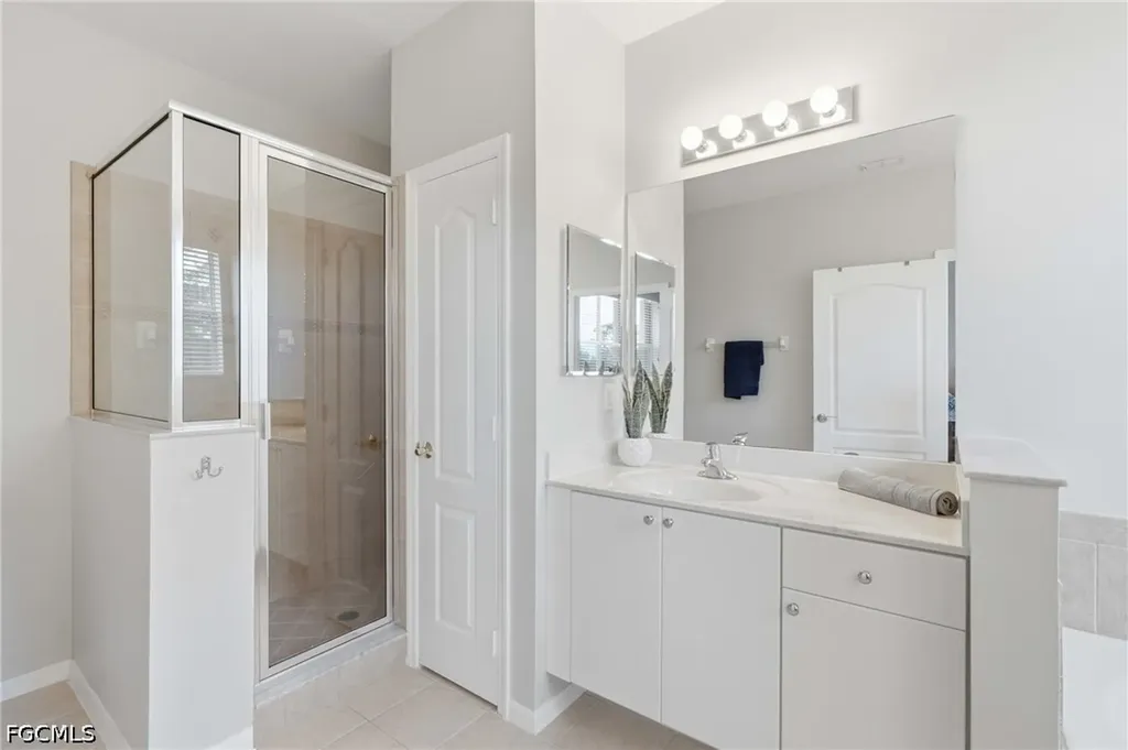 2513 Keystone Lake Drive Cape Coral FL 33909