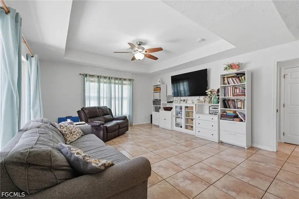 3418 Oasis Boulevard Cape Coral FL 33914