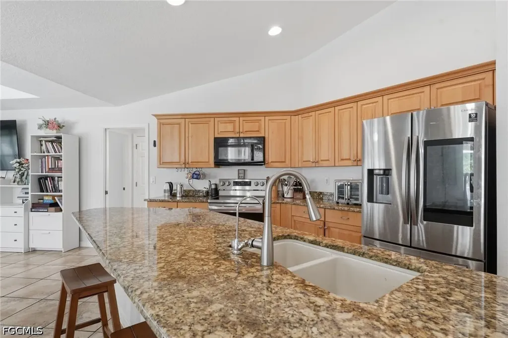 3418 Oasis Boulevard Cape Coral FL 33914