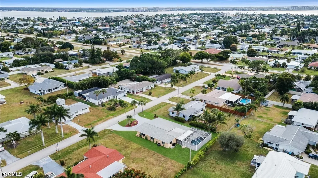 5208 Wilmington Court Cape Coral FL 33904
