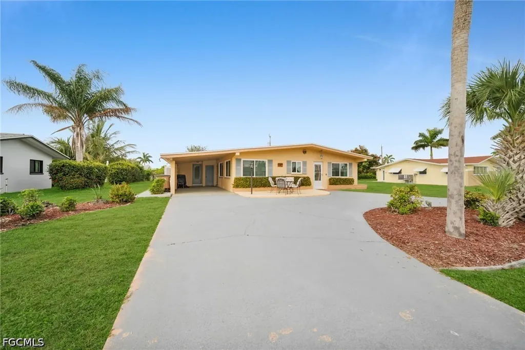 5208 Wilmington Court Cape Coral FL 33904