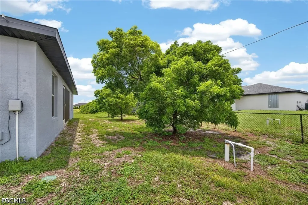 1139 NW 14th Terrace Cape Coral FL 33993