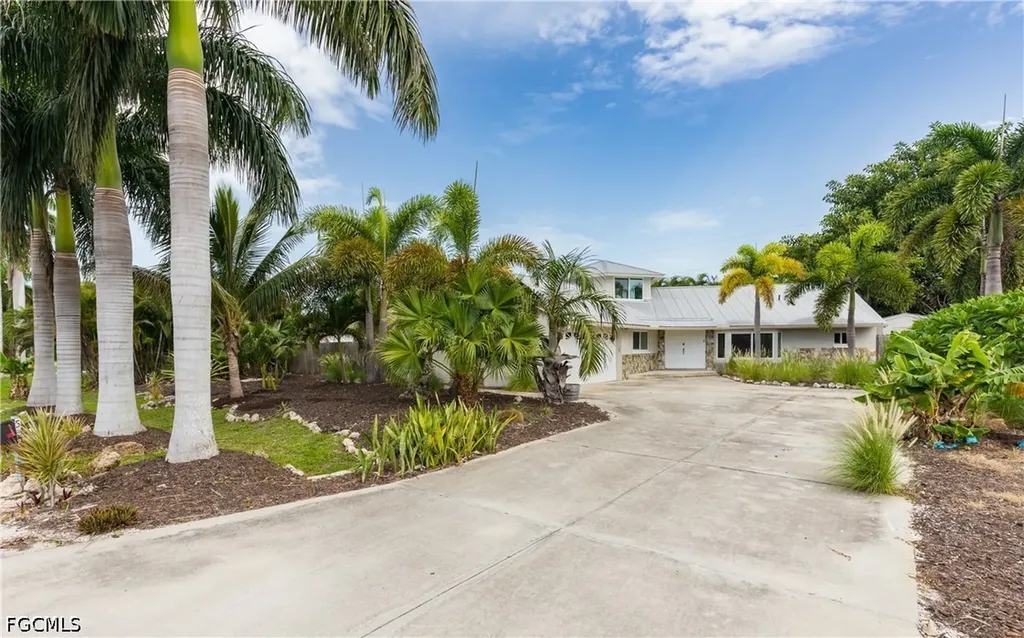 529 Coral Drive Cape Coral FL 33904