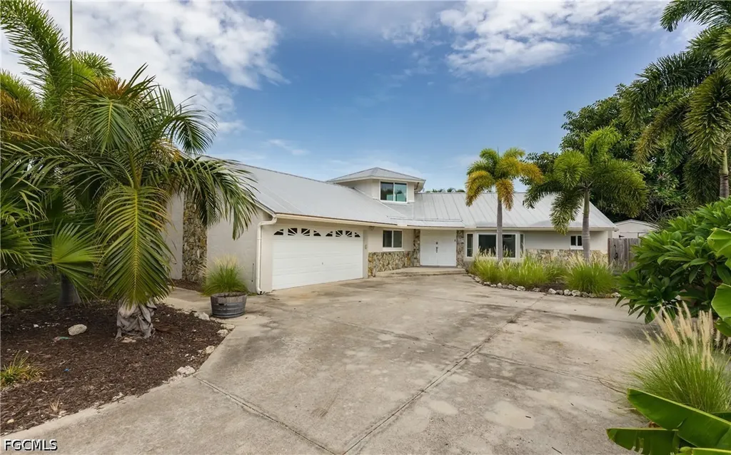 529 Coral Drive Cape Coral FL 33904