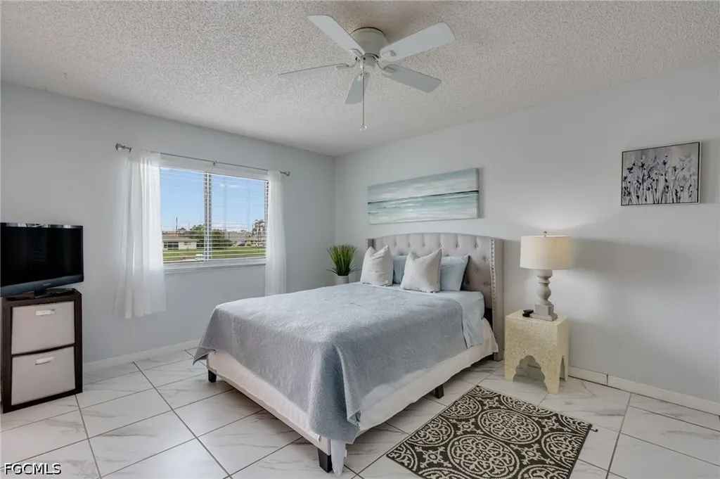 511 SE 43rd Street Cape Coral FL 33904