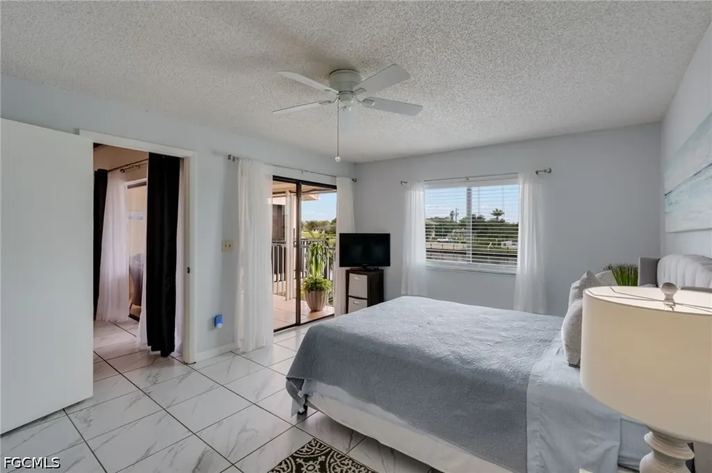 511 SE 43rd Street Cape Coral FL 33904