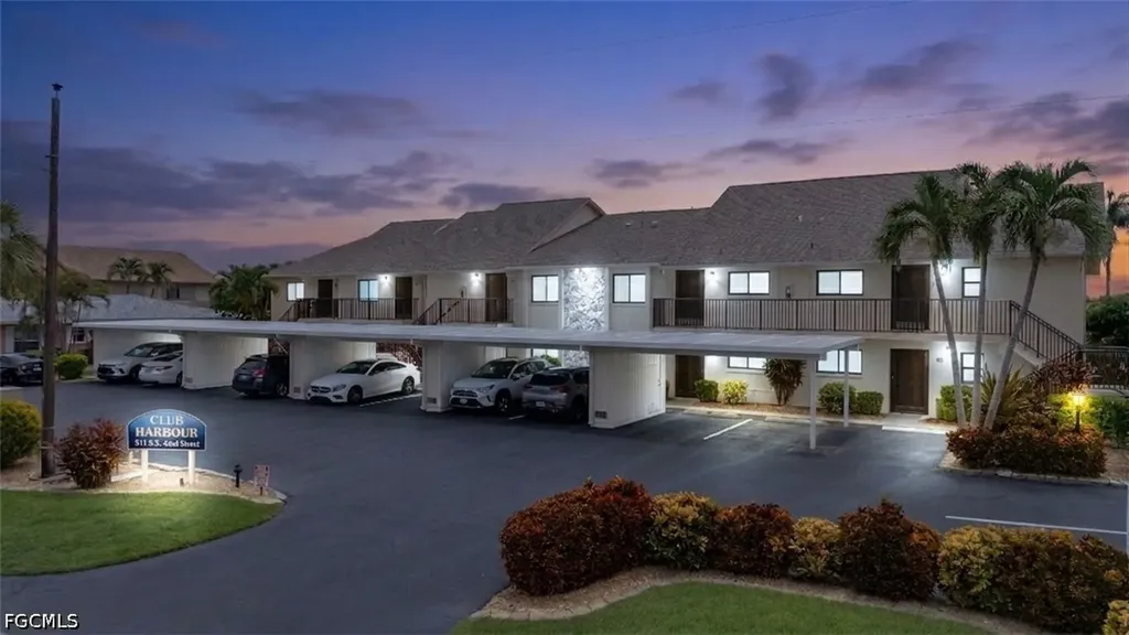 511 SE 43rd Street Cape Coral FL 33904