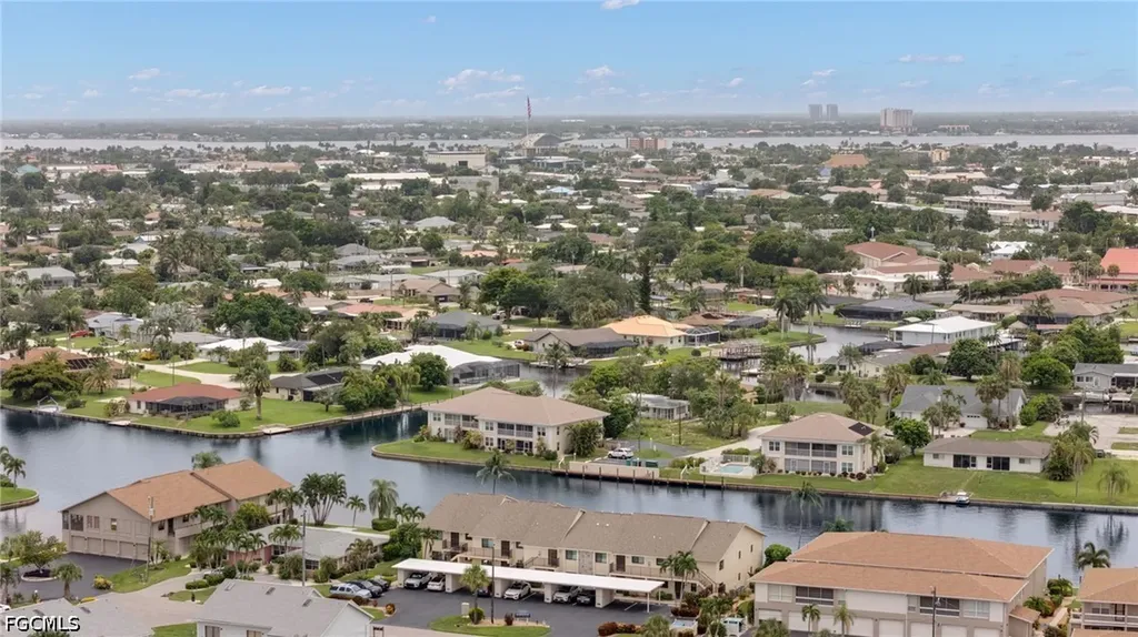 511 SE 43rd Street Cape Coral FL 33904