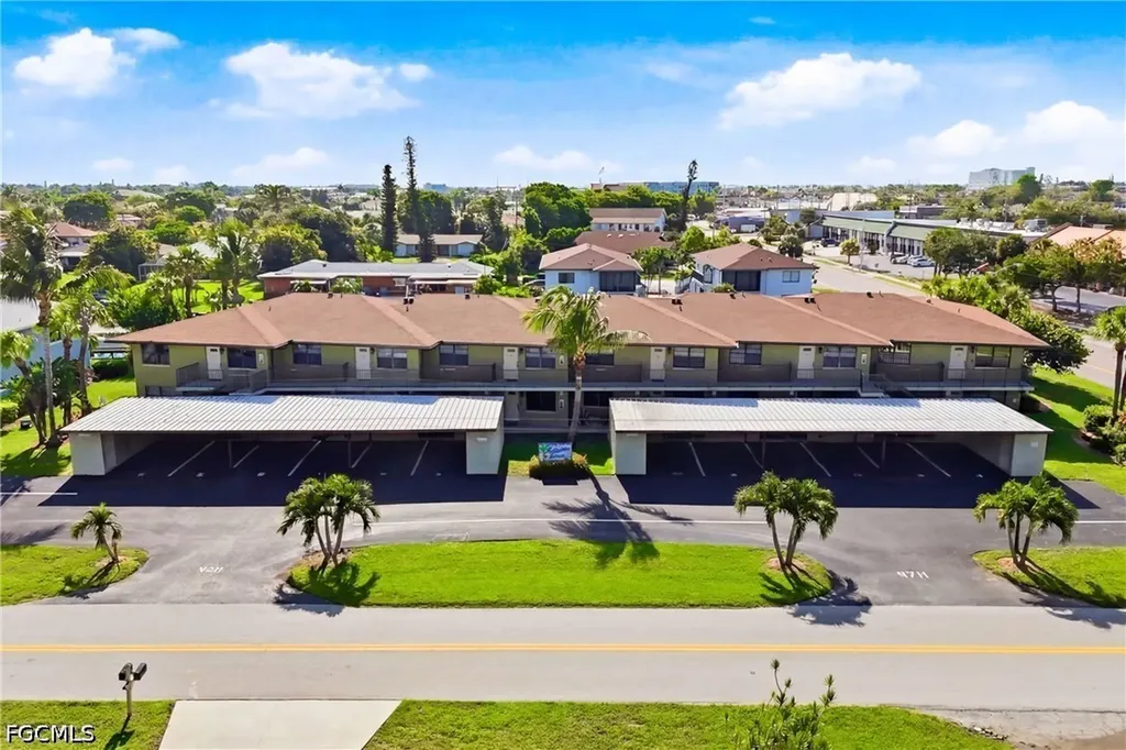 Cape Coral FL, 4711 SE 5th Avenue, Unit 7