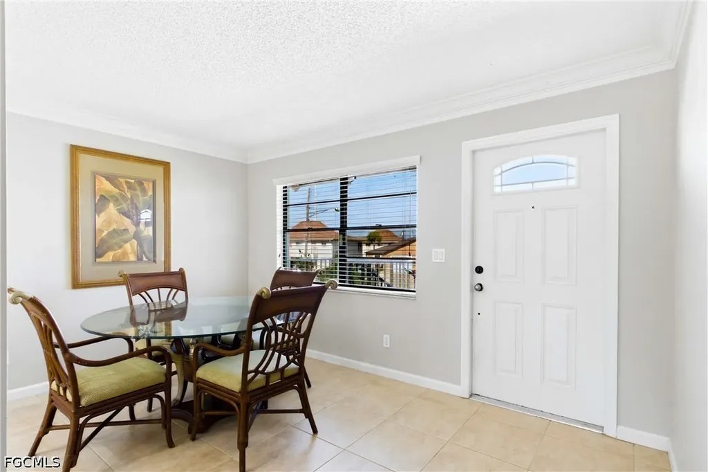 4711 SE 5th Avenue Cape Coral FL 33904