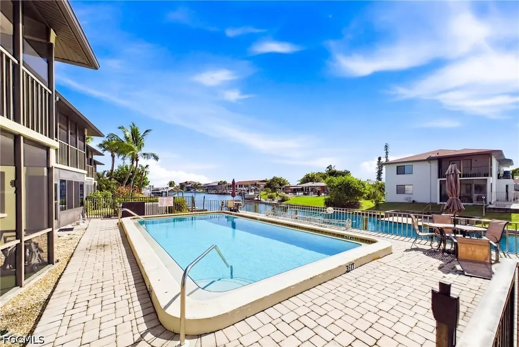 4711 SE 5th Avenue Cape Coral FL 33904