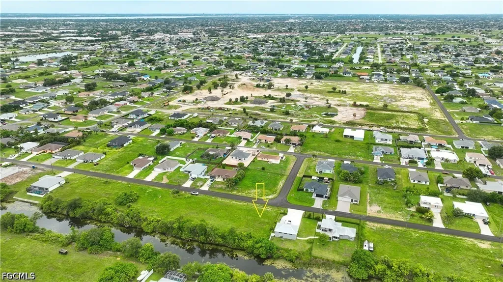 1025 NE 15th Terrace Cape Coral FL 33909