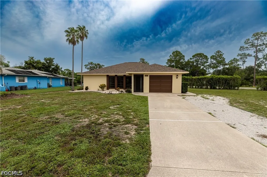 Bonita Springs FL, 25572 Fenner Circle