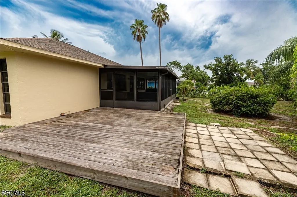 25572 Fenner Circle Bonita Springs FL 34135