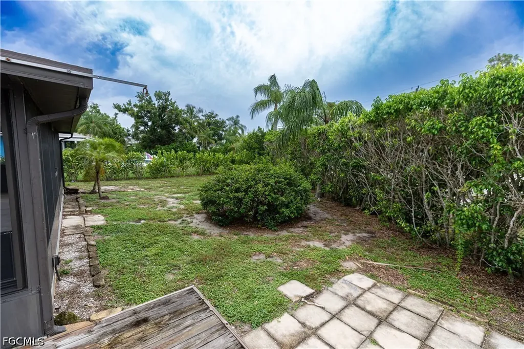 25572 Fenner Circle Bonita Springs FL 34135